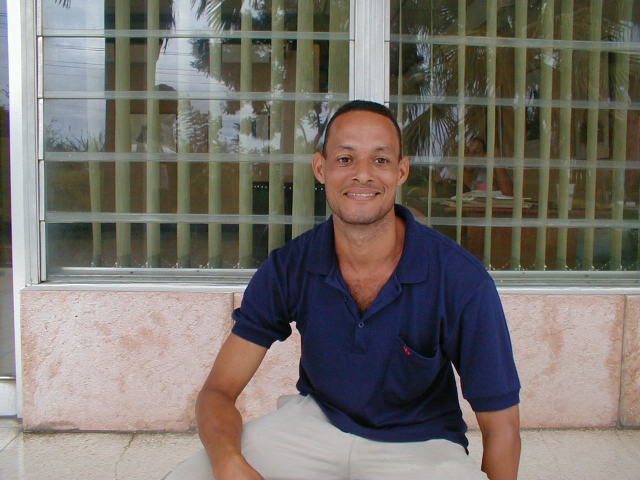 aircube project 16 - LEONARDO RUBIO BRIDON, Santiago de Cuba/CU, 2003
