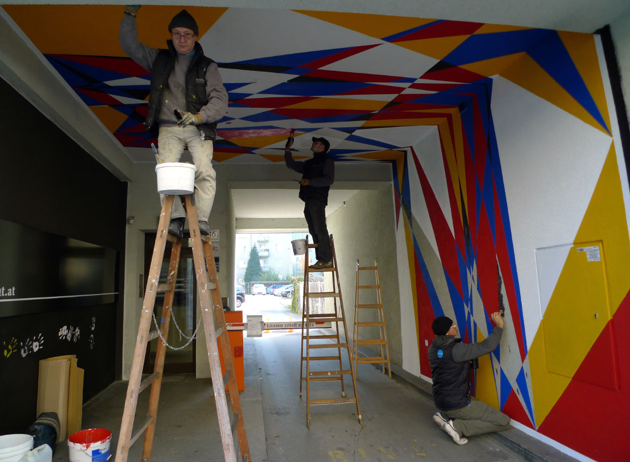galerie wuensch aircube - wallpainting part I, design by ROGELIO GONZALEZ HARTMANN, Superuniversum, linepainting, done by WURM VISUALS, Linz/A, 2010