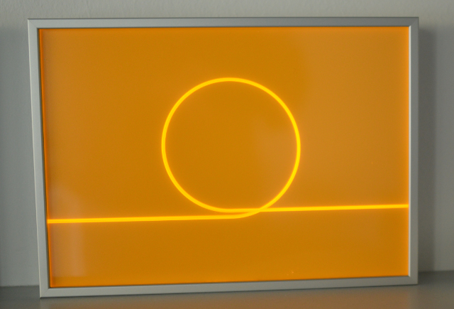HELLMUT BRUCH - Von Unendlich nach Unendlich - rotes und oranges fluoreszierendes acrylglas - 2016 - 1-8/8