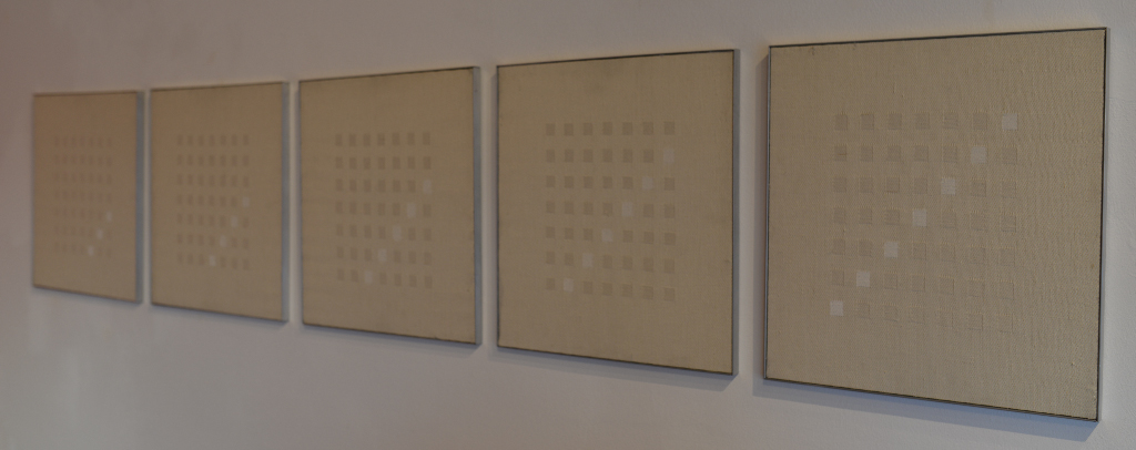 HANNS HERPICH - kommen und gehen - 1998 - leinen/jaquardgewebe - 50x46cm - 1-5/1 - von rechts